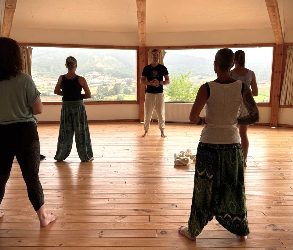 photo 5998945075213749288 y